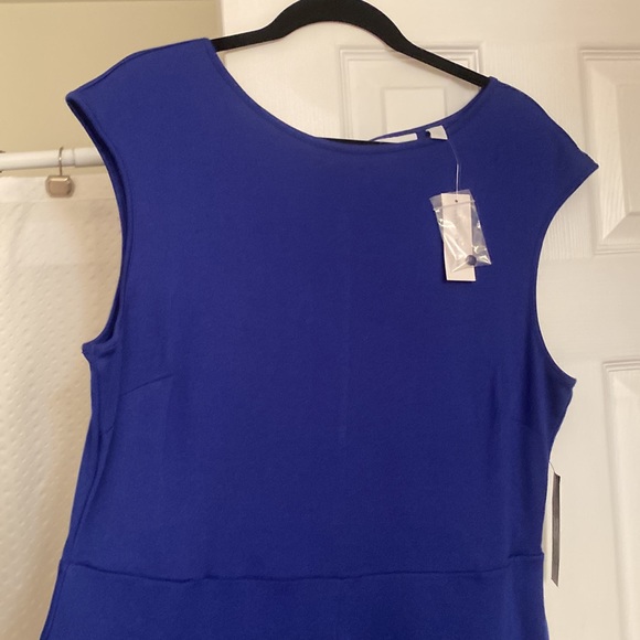 Womens dress - Picture 2 of 6